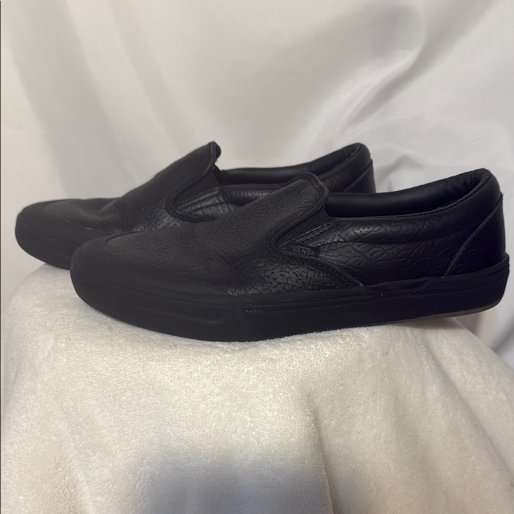Vans Black Slip-On Loafers Sleek Design
